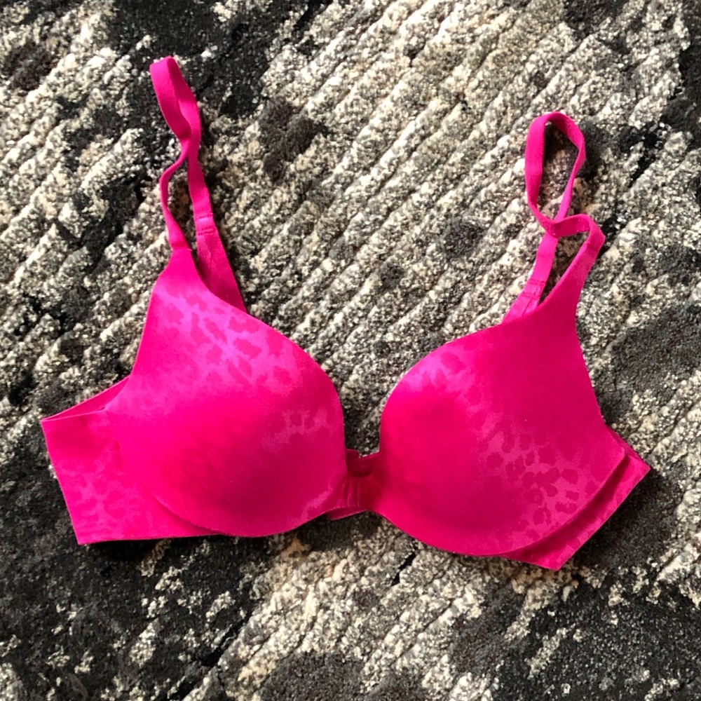 ✨VEUC✨ Victoria’s Secret Push Up Bra!